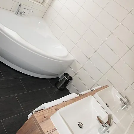 Rooftop By Northsouth Apartment *