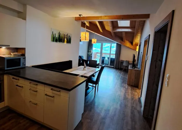 Rooftop By Northsouth Apartment